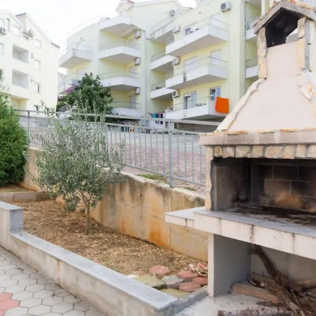 アパート Slavica *